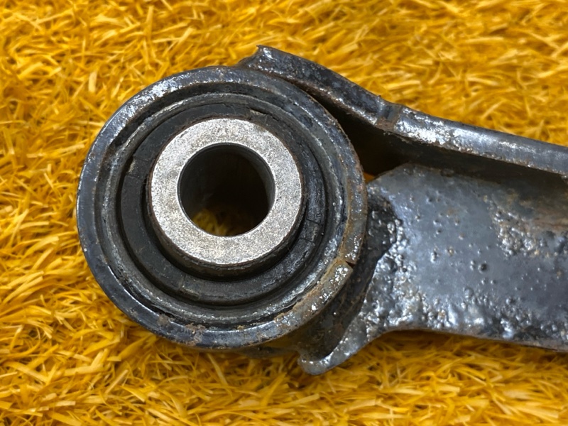 Рычаг подвески верхний, 1000 рублей, Красноярск