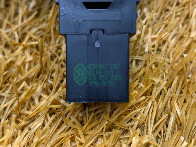 кнопка стеклоподъемника, 500 рублей, Красноярск