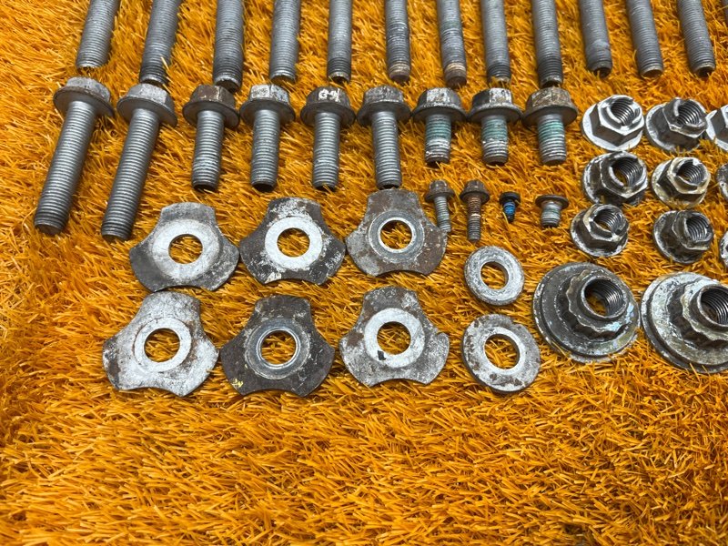 Болты и гайки задней подвески, 900 рублей, Красноярск
