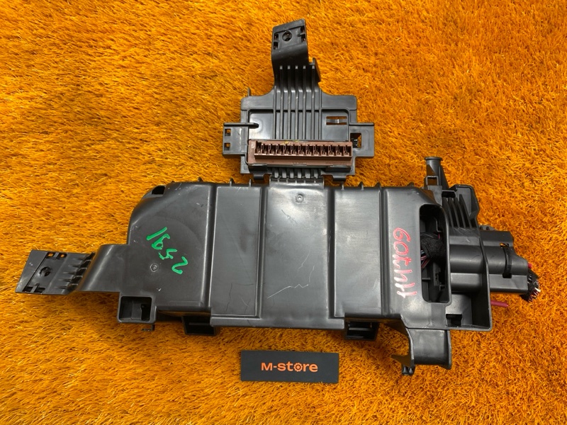 блок предохранителей, 2000 рублей, Красноярск