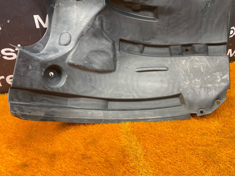 подкрылок, 3000 рублей, Красноярск