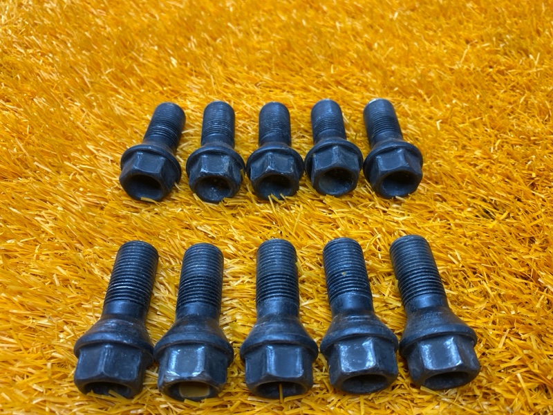 болт колесный, 2000 рублей, Красноярск