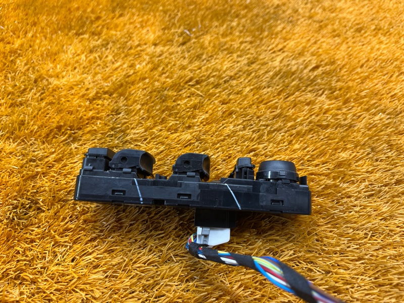 Блок управления стеклоподъемниками, 1000 рублей, Красноярск