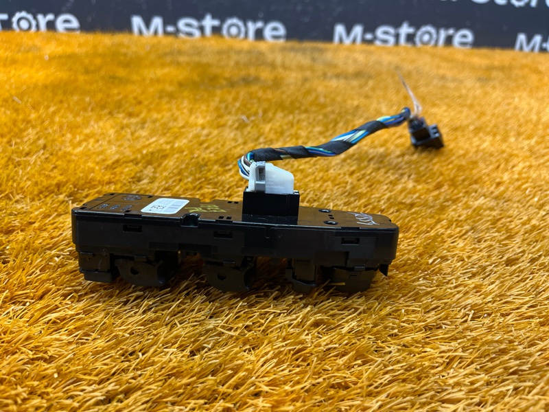 Блок управления стеклоподъемниками, 1000 рублей, Красноярск