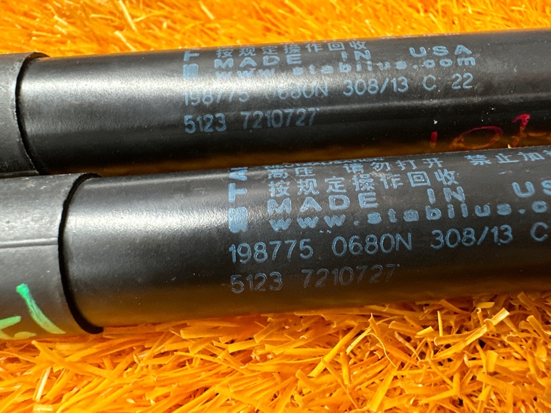 амортизатор капота, 1000 рублей, Красноярск