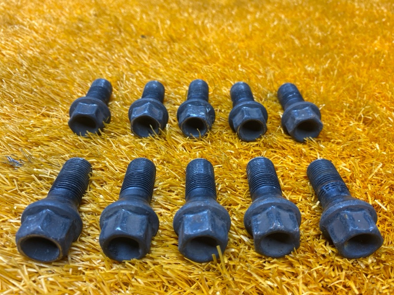 болт колесный, 2000 рублей, Красноярск