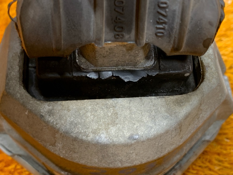 подушка двигателя, 1500 рублей, Красноярск