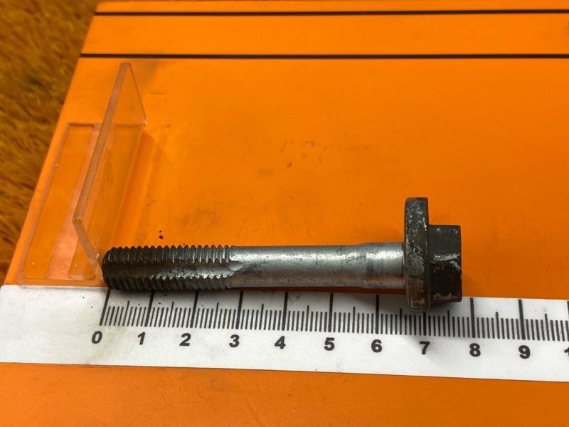 Болт развальный, 600 рублей, Красноярск