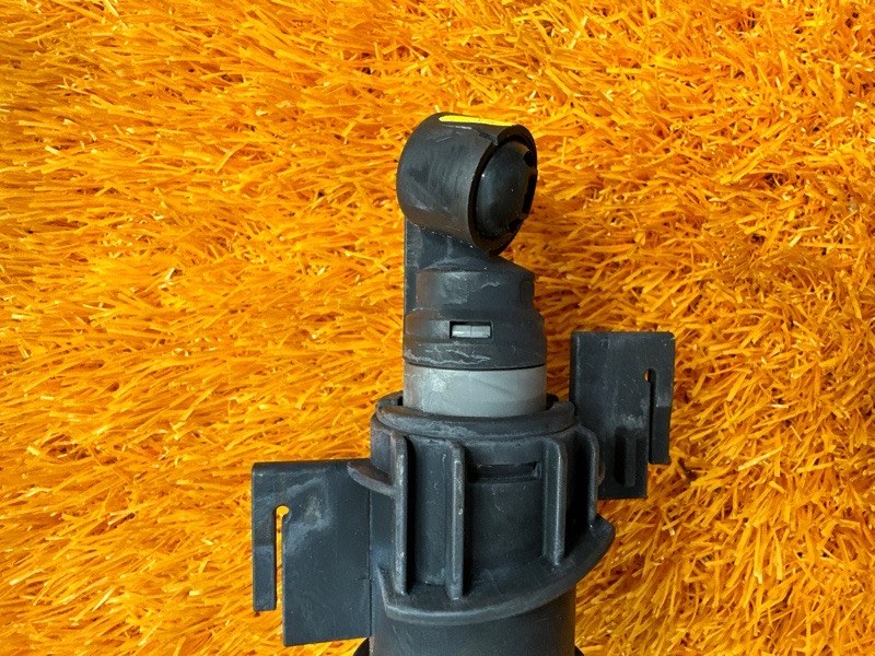 Форсунка омывателя фары, 2000 рублей, Красноярск