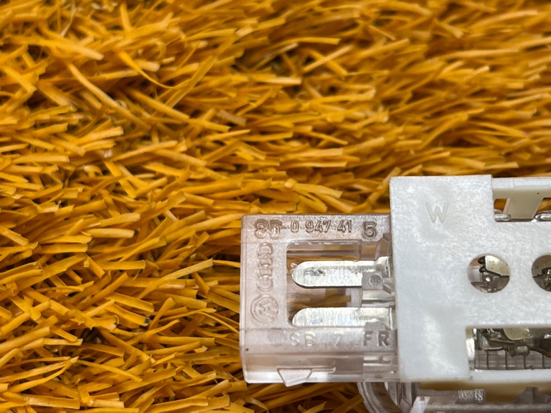 плафон освещения, 100 рублей, Красноярск