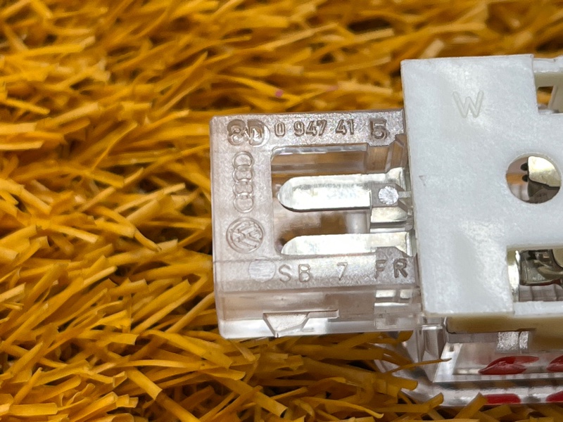 плафон освещения, 100 рублей, Красноярск