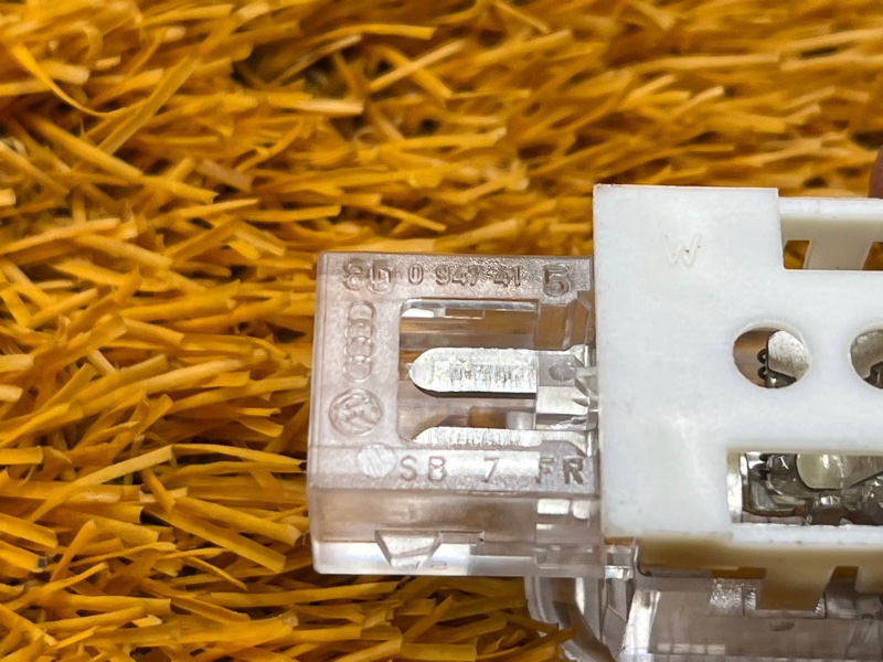 плафон освещения, 100 рублей, Красноярск