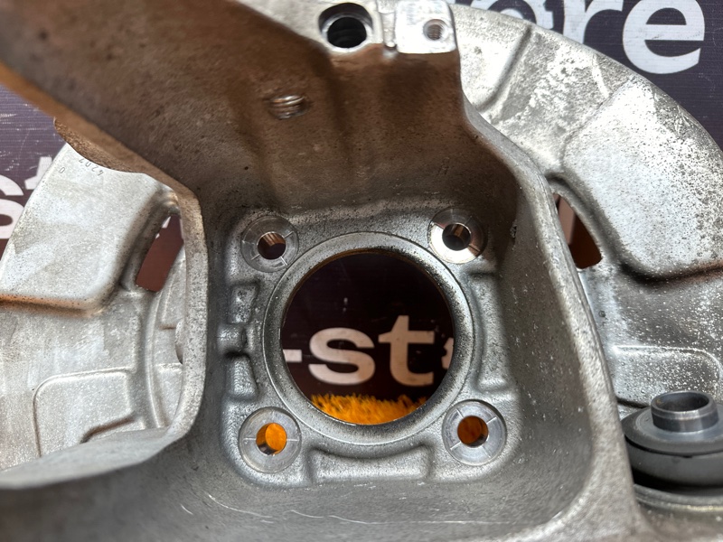 кулак поворотный, 1000 рублей, Красноярск