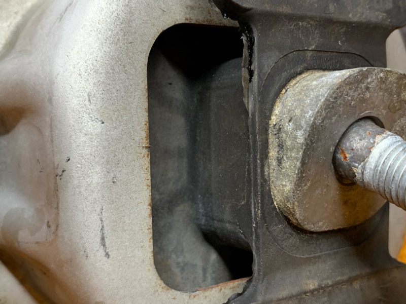 подушка двигателя, 2000 рублей, Красноярск