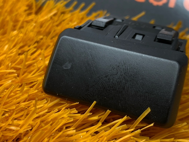 Кнопка открывания бардачка, 300 рублей, Красноярск