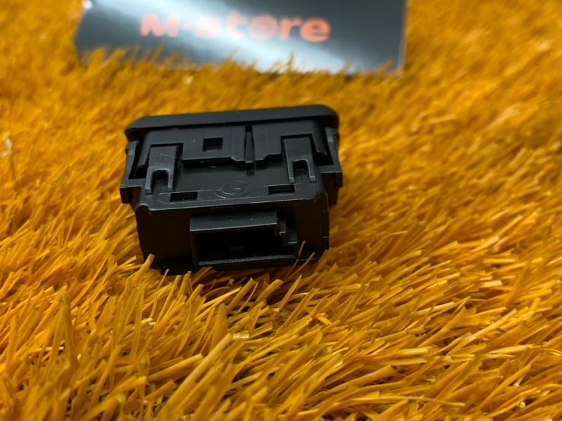 Кнопка открывания бардачка, 300 рублей, Красноярск