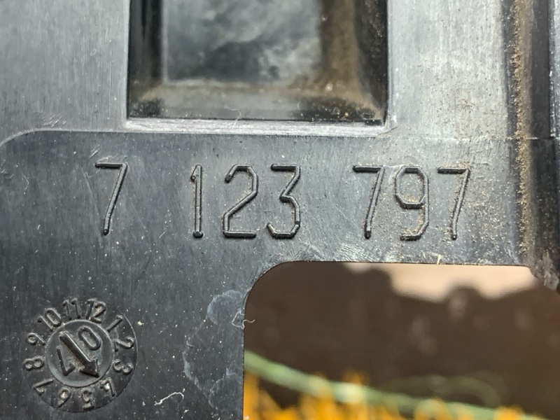 крепление бампера, 300 рублей, Красноярск