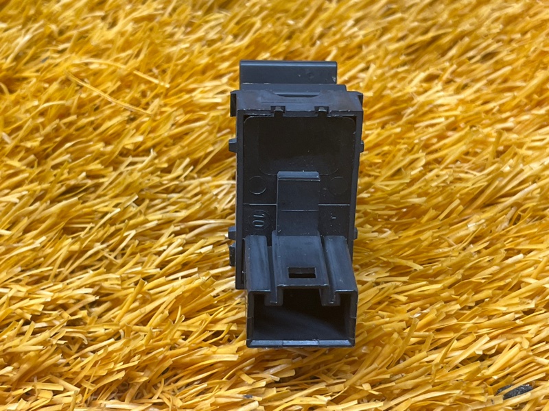 кнопка стеклоподъемника, 500 рублей, Красноярск