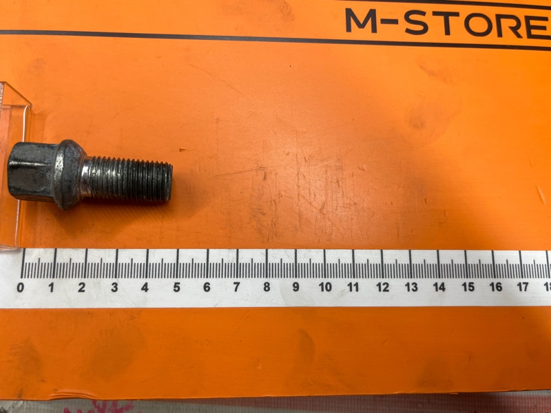 болт колесный, 2000 рублей, Красноярск