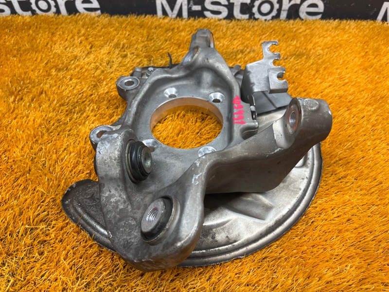 кулак поворотный, 2000 рублей, Красноярск