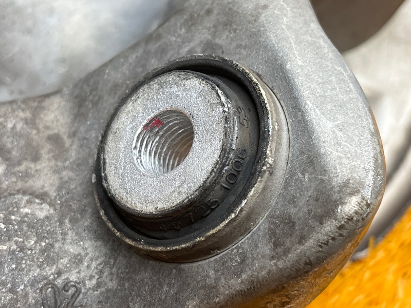 кулак поворотный, 2000 рублей, Красноярск