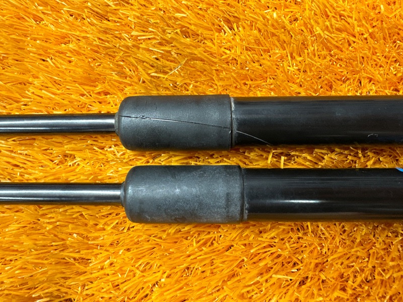 амортизатор капота, 1500 рублей, Красноярск