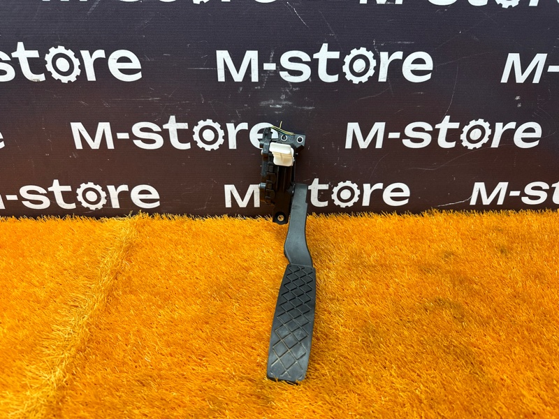 педаль газа, 500 рублей, Красноярск