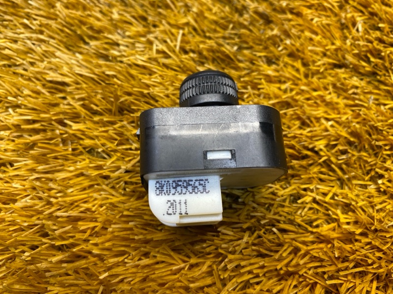 Кнопка регулировки зеркал, 500 рублей, Красноярск