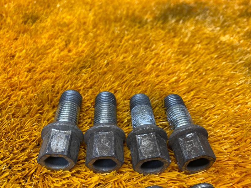 болт колесный, 1380 рублей, Красноярск