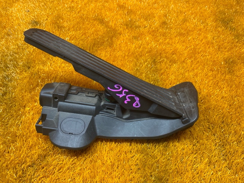 педаль газа, 1000 рублей, Красноярск