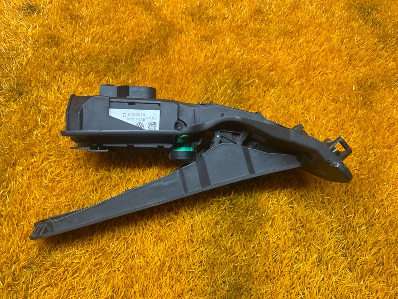 педаль газа, 1000 рублей, Красноярск