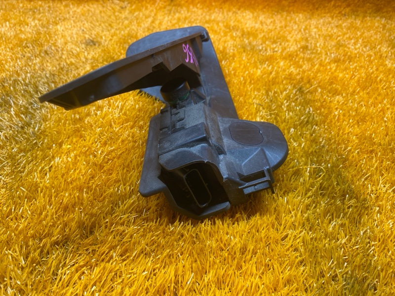 педаль газа, 1000 рублей, Красноярск