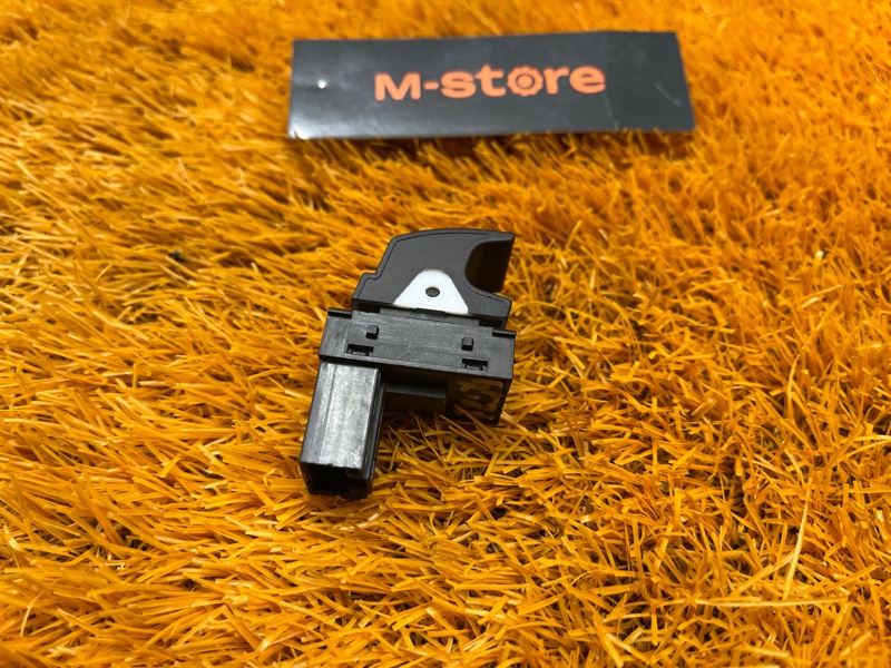 кнопка стеклоподъемника, 500 рублей, Красноярск