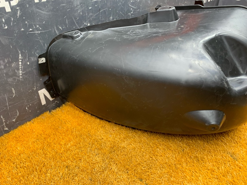 подкрылок, 1000 рублей, Красноярск