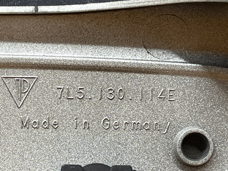 крышка двигателя, 1000 рублей, Красноярск