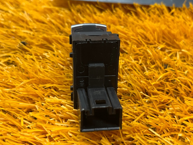 кнопка стеклоподъемника, 500 рублей, Красноярск