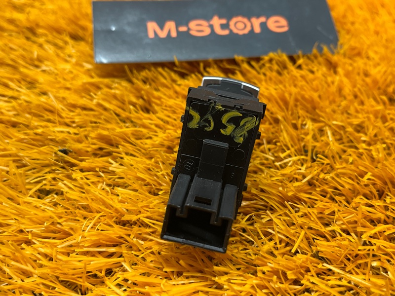 кнопка стеклоподъемника, 500 рублей, Красноярск