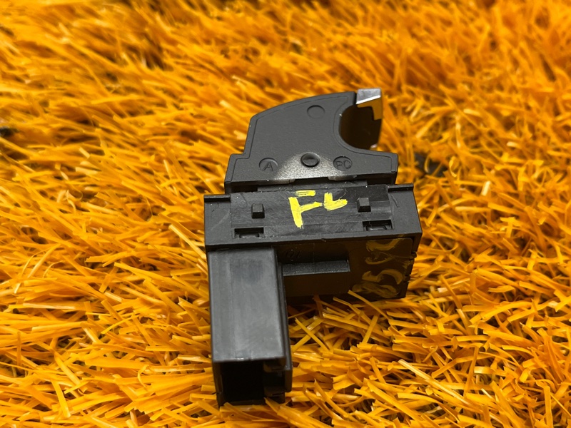 кнопка стеклоподъемника, 500 рублей, Красноярск