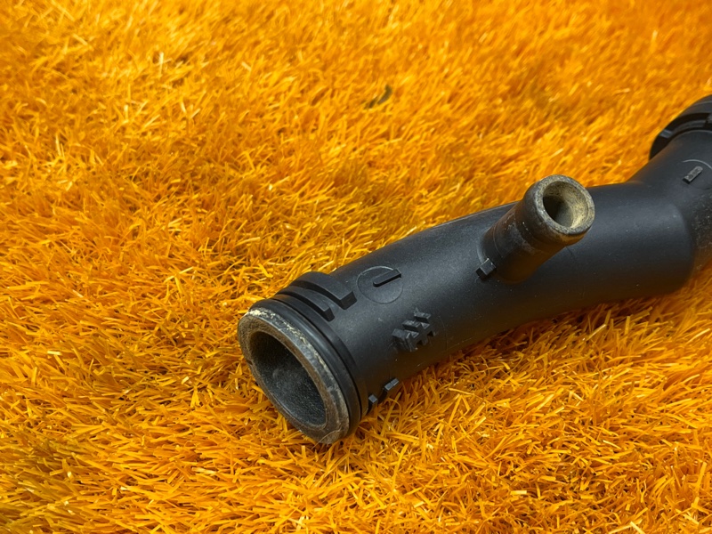Патрубок системы охлаждения, 1000 рублей, Красноярск