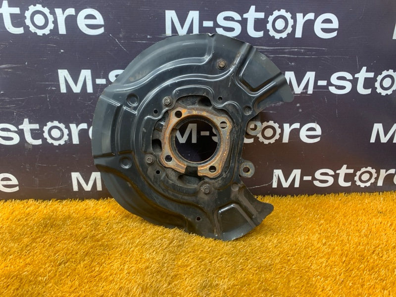 кулак поворотный, 2000 рублей, Красноярск