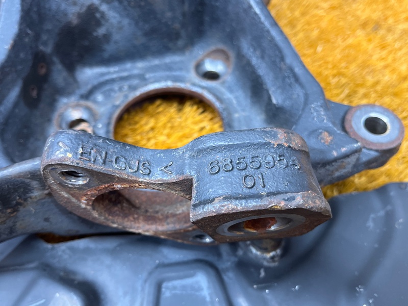 кулак поворотный, 2000 рублей, Красноярск