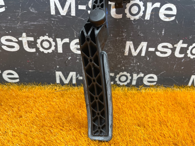 педаль газа, 500 рублей, Красноярск