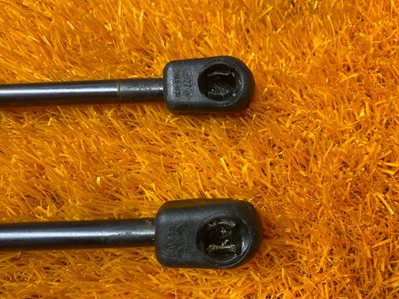 Амортизатор стекла багажника, 500 рублей, Красноярск