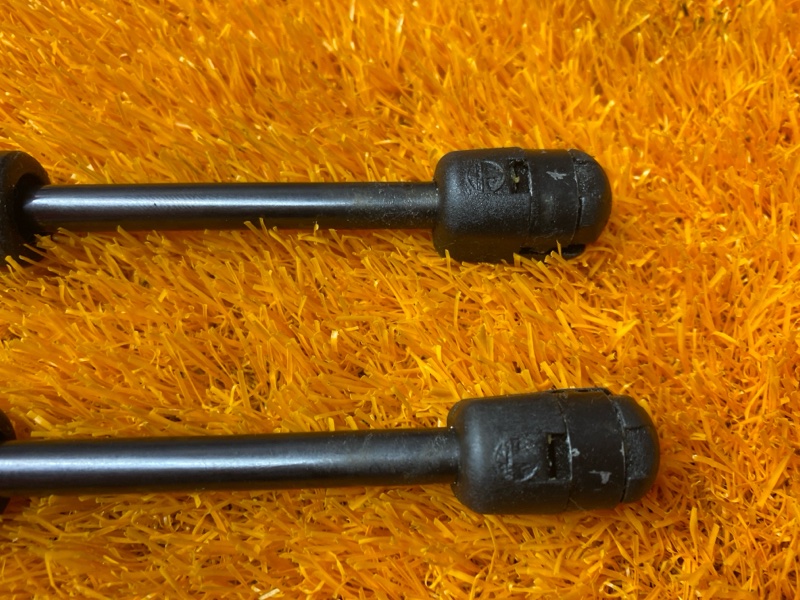 Амортизатор стекла багажника, 500 рублей, Красноярск