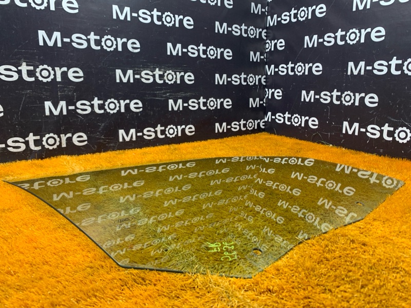 Стекло боковое, 1500 рублей, Красноярск