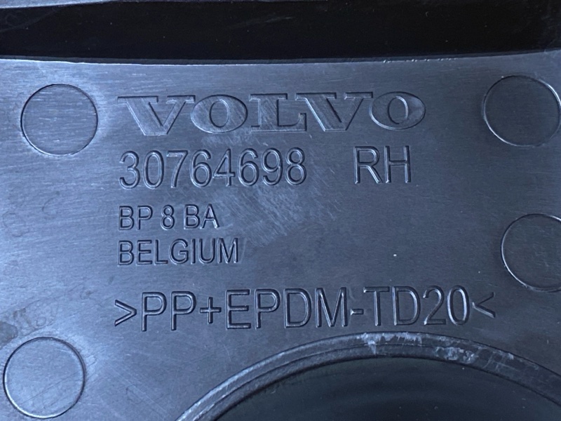 крепление бампера, 950 рублей, Красноярск