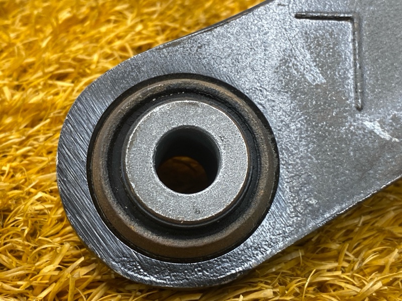 Рычаг подвески верхний, 1000 рублей, Красноярск