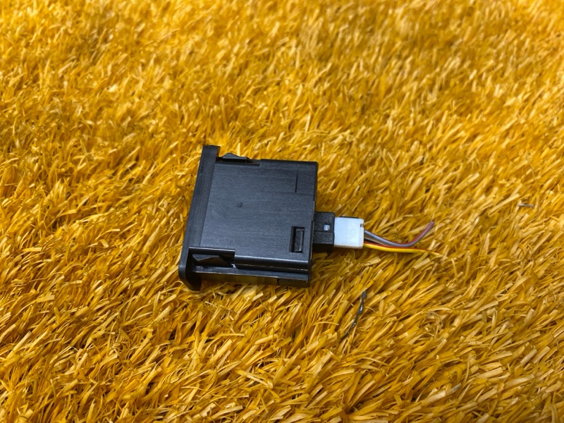 Кнопка корректора фар, 500 рублей, Красноярск