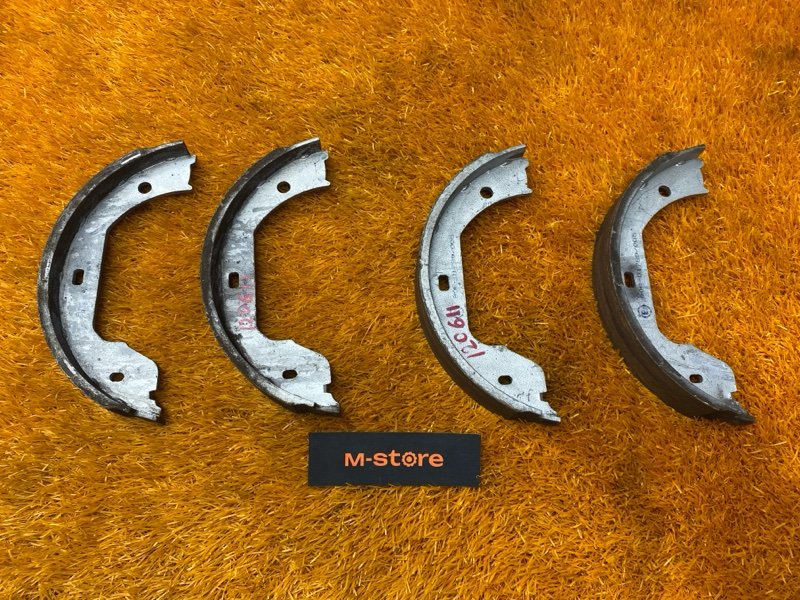 Колодки ручника, 1000 рублей, Красноярск