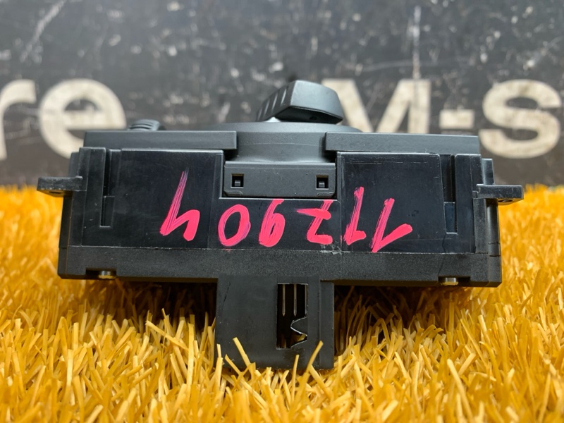 Переключатель света фар, 1000 рублей, Красноярск